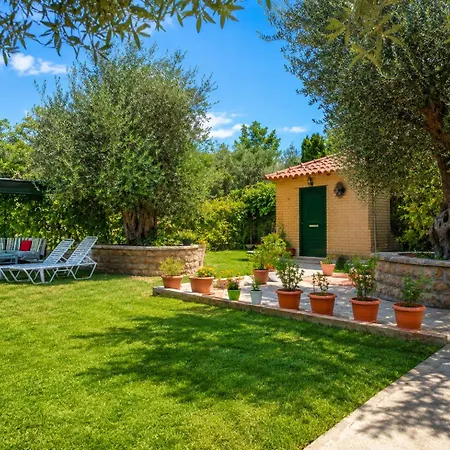 Olive Garden Near Corfu Daire *